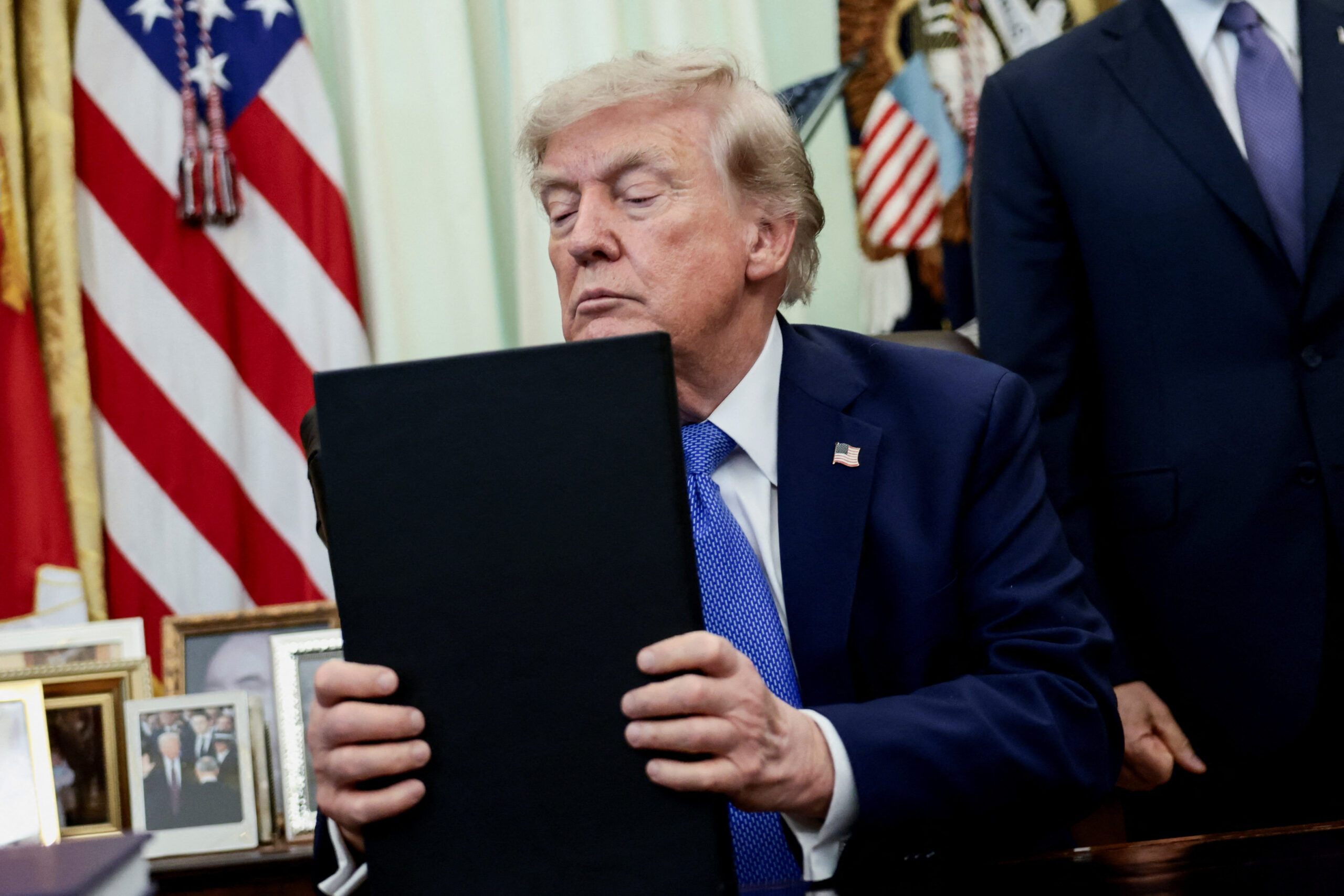 Trump signs new executive order to ban ‘birth tourism’ after birthright citizenship defeat at Supreme Court