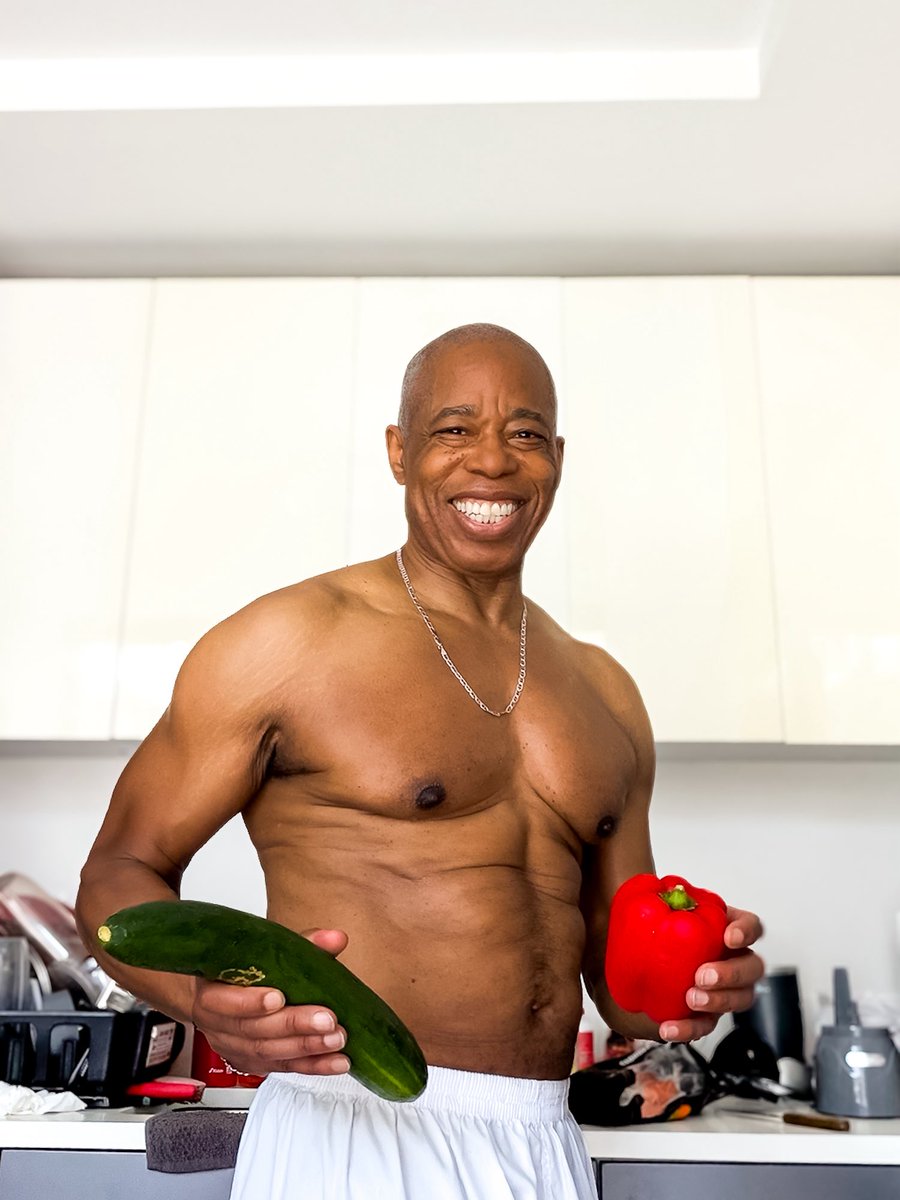 Ex-NYC Mayor Eric Adams posts thirst trap holding XL cucumber to promote healthy eating